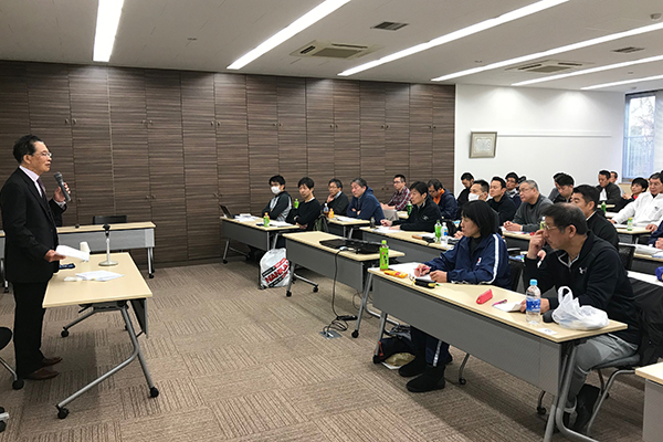 Jkf情報 スポーツ指導 をテーマに 日体協公認コーチ養成講習会 ２日目 を開催 Jkfan News International 空手ワールド