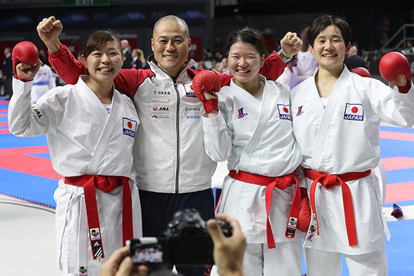 世界選手権４日目 植草 大魔神の活躍 日本女子団体組手が世界一へ王手 Jkfan News International 空手ワールド