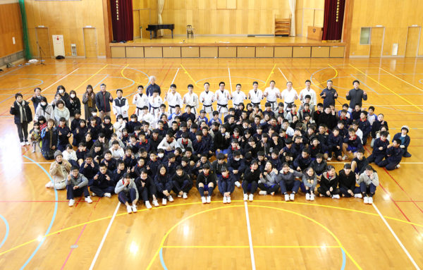 福岡県田川市の中学校で みんなで学ぼう 護身術教室 を開催 Jkfan News International 空手ワールド