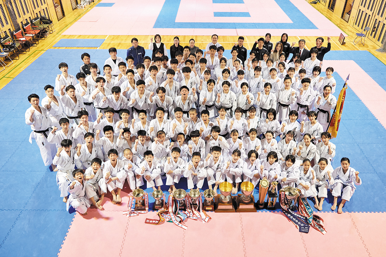 5月23日発売(7月号)の特別企画は、「HIGH SCHOOL CHAMPIONS 大阪