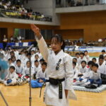 選手宣誓を行う武田梨央（凜空塾）