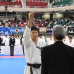 選手宣誓をする片岡大樹選手（帝京大学）