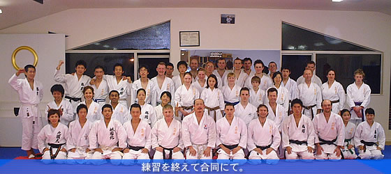 写真12・練習を終えて合同にて。
