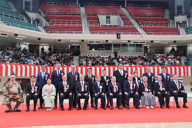 �������J�͎�͂̏W���ʐ^